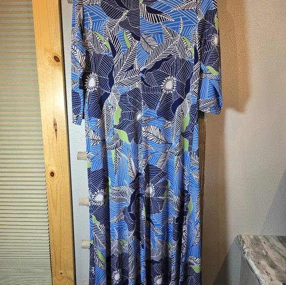 THE Look Blue Floral Women's Dress PS NWT - Picture 3 of 5